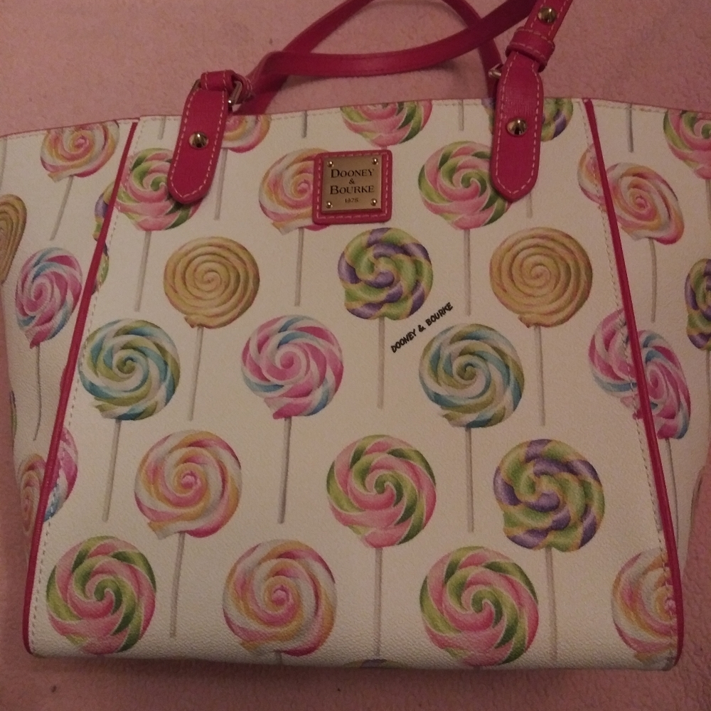Dooney & Bourke Satchel Purse w/ matching Lg Wrist